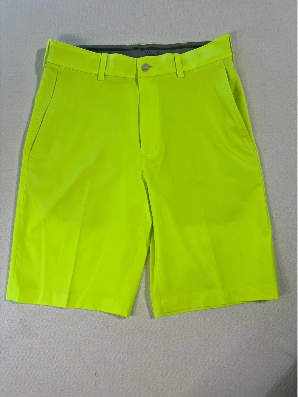 Walter Hagen Men's Neon Yellow Golf Shorts Size 30